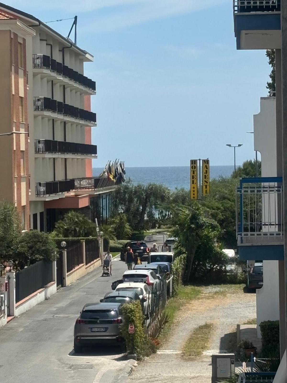 Appartamento A 100 Mt Dalla Spiaggia Diano Marina Exterior photo